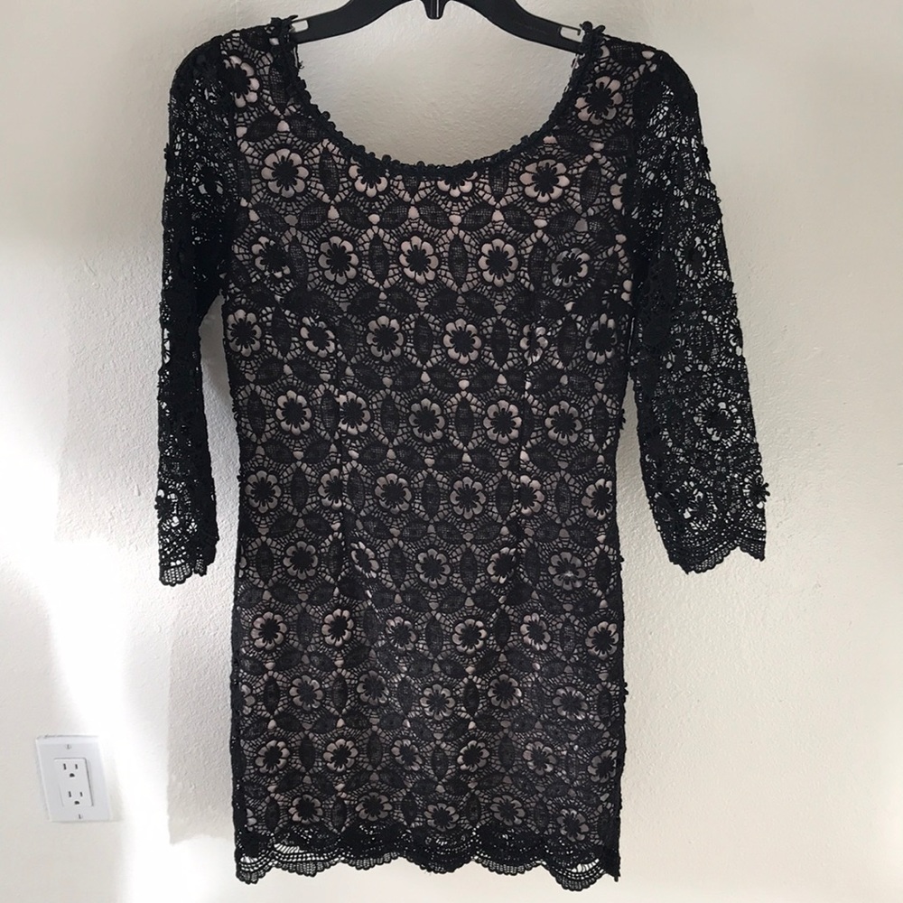 Mini lace dress